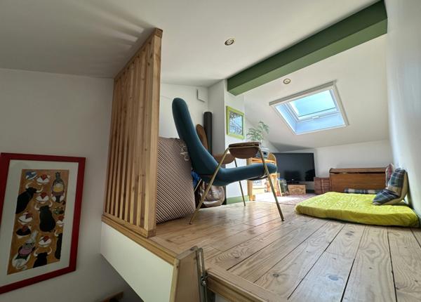 BEGLES (33) - COUP DE COEUR - MAISON RÉNOVÉE PAR ARCHITECTE - POSSIBILITE D'EXTENSION - GARAGE - DANS IMPASSE AU CALME