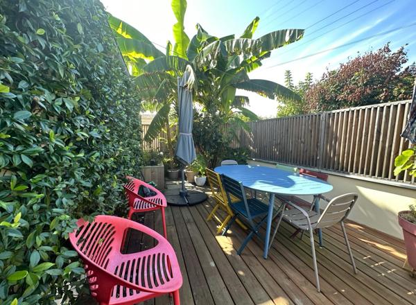 BEGLES (33) - COUP DE COEUR - MAISON RÉNOVÉE PAR ARCHITECTE - POSSIBILITE D'EXTENSION - GARAGE - DANS IMPASSE AU CALME