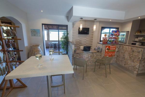 Saint-Florent (20217) Auberge restaurant à 15 minutes de Saint-Florent et à deux pas du chemin de la plage de Saleccia !!!!