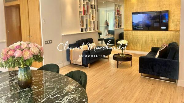 Avenue Montaigne – Appartement calme et rénové