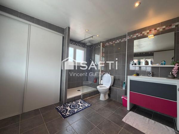 MAISON 4 chambres – PISCINE – GARAGE